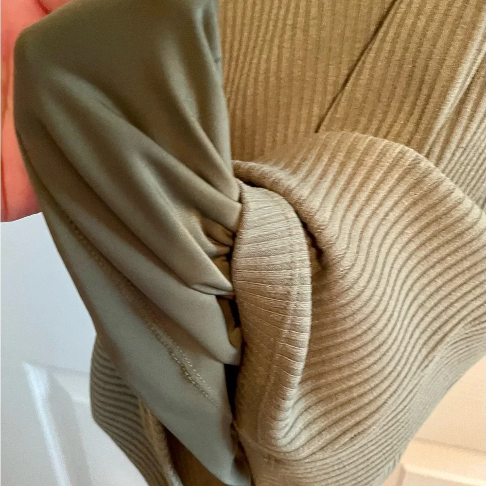 Guess green dress size small - Picture 10 of 11